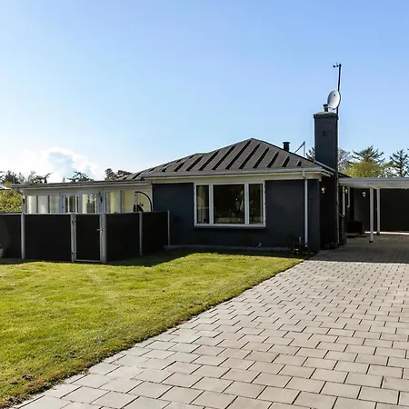 3 Bedroom Amazing In Holiday home *
