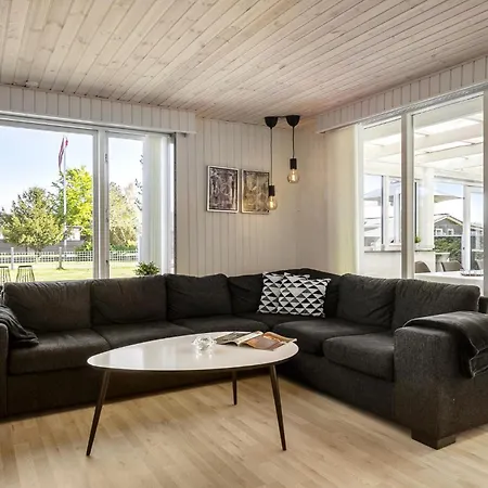 بيت للعطل Three-bedroom In *